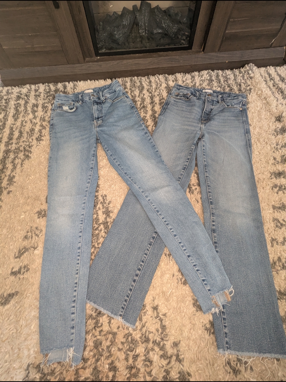 Good American Light Blue Skinny Jeans Pair - Faded Denim Wash
